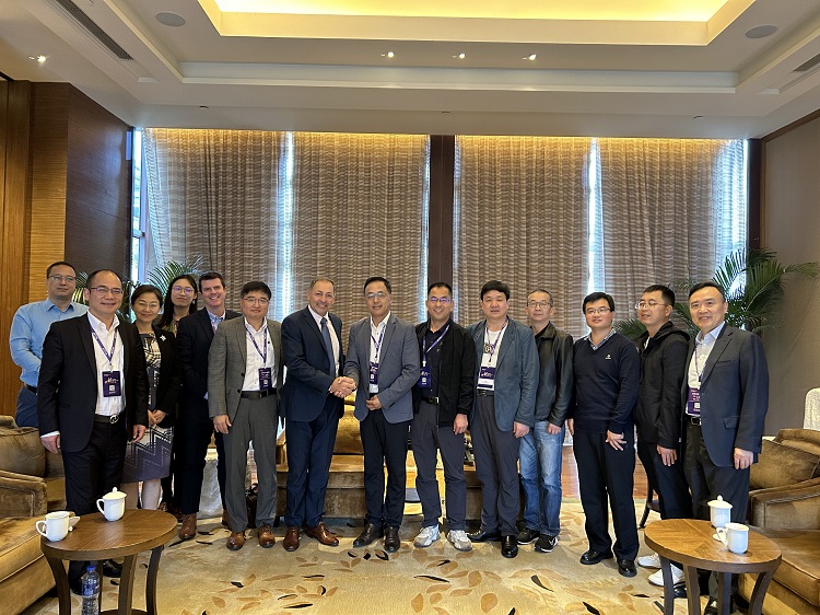 AVEVA 全球副總裁，亞太副總裁，中國區(qū)總裁接見了上海藍鳥和白銀藍鳥，白銀集團代表團 - 副本.jpg